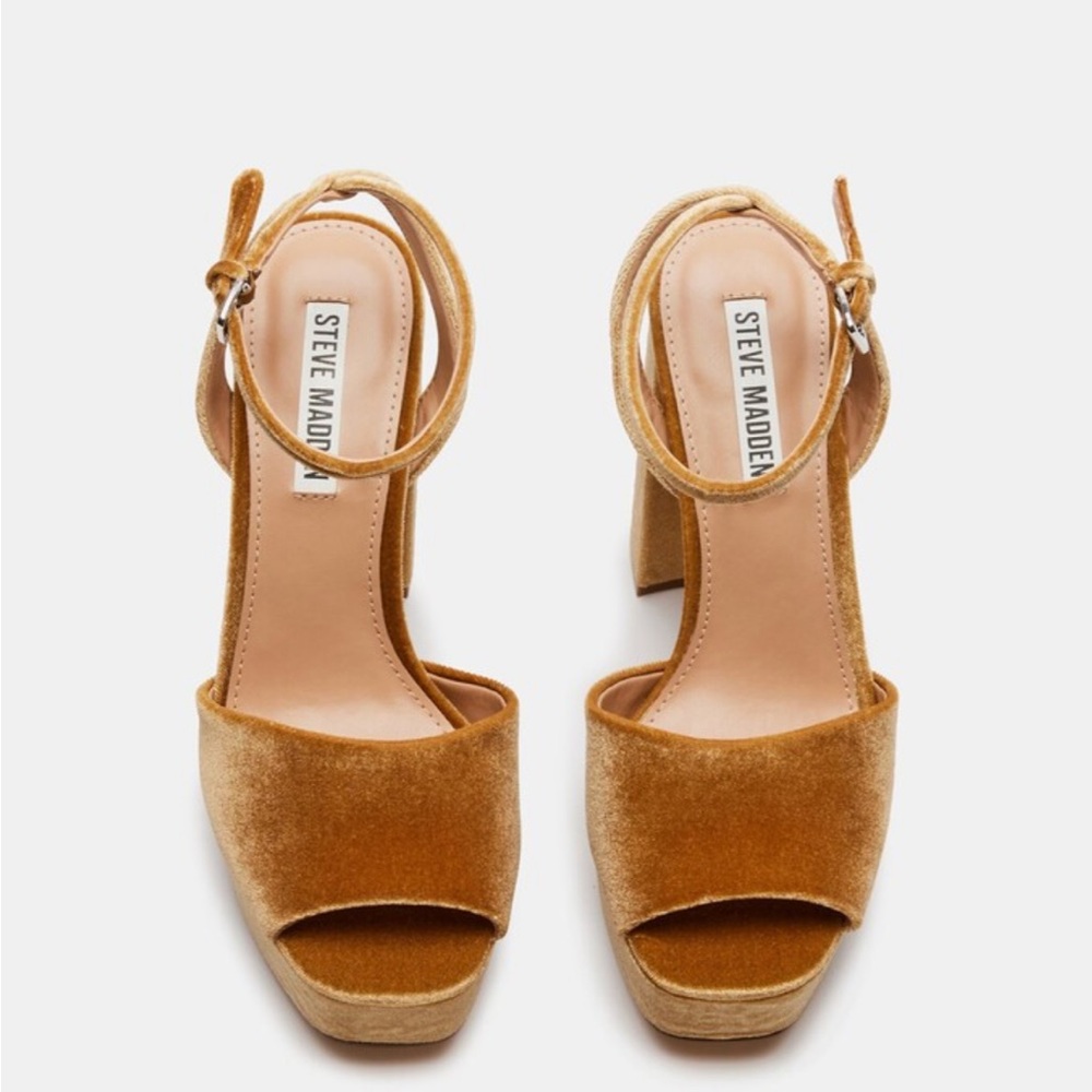 NEW Steve Madden Lourdes Mustard Heels